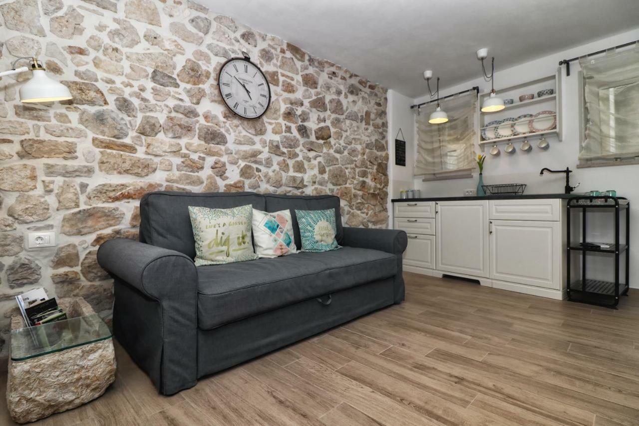 Cozy Apartment Mari Ровин Екстериор снимка