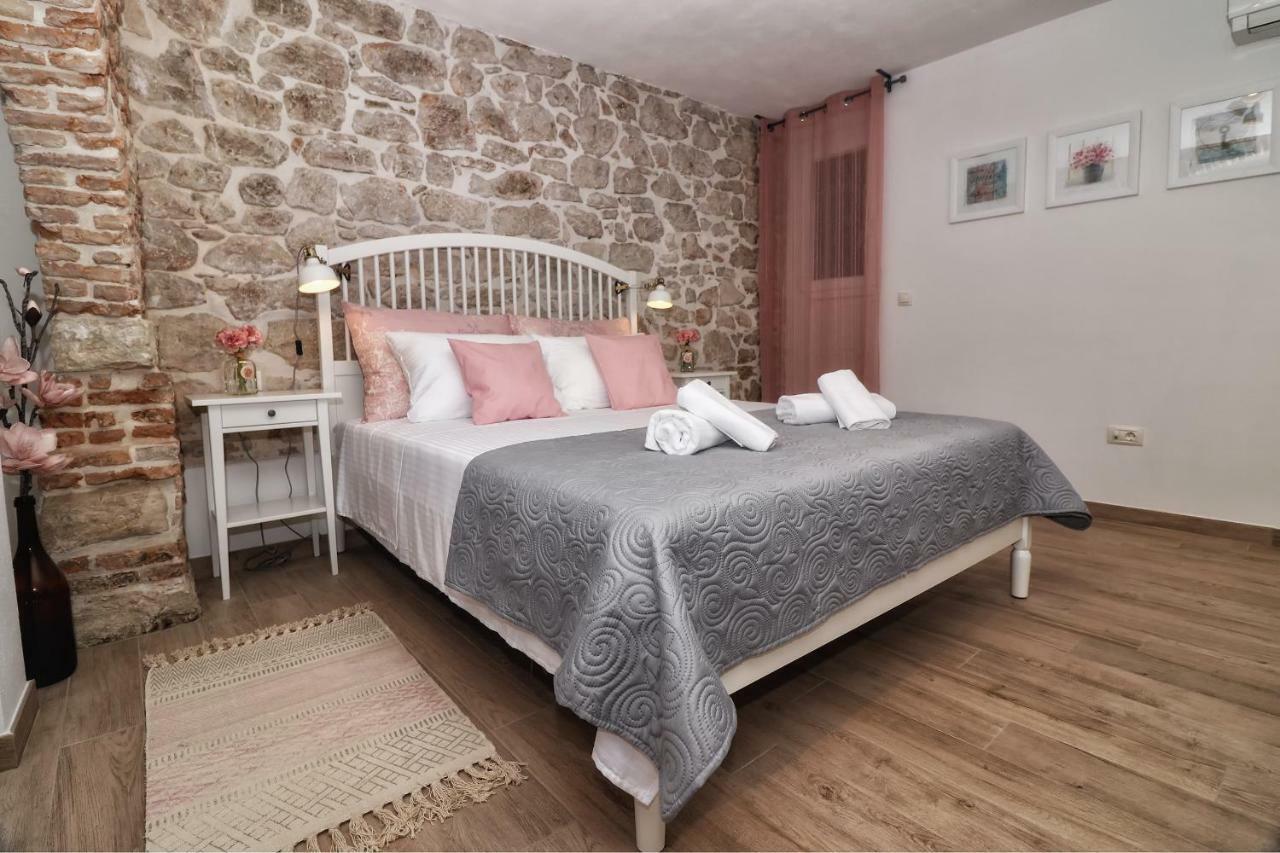 Cozy Apartment Mari Ровин Екстериор снимка