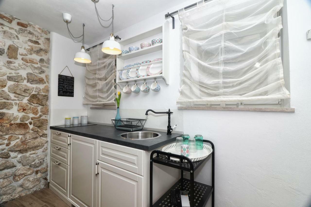 Cozy Apartment Mari Ровин Екстериор снимка